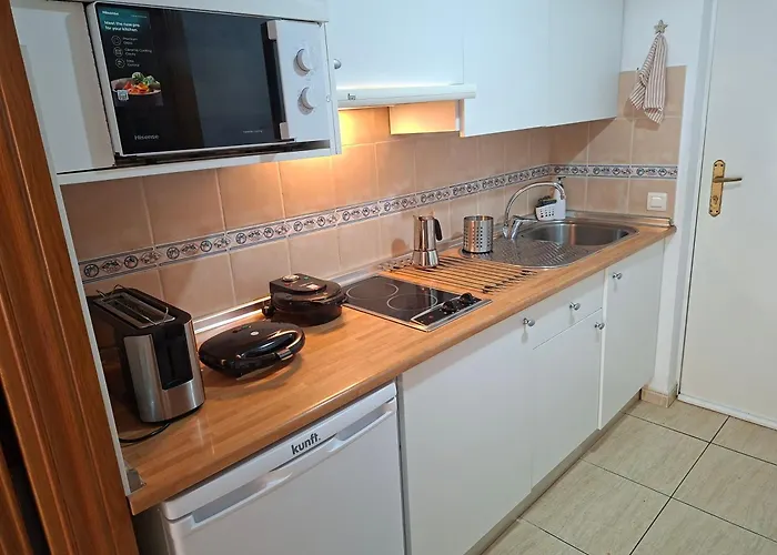 Elide Costa Del Silencio